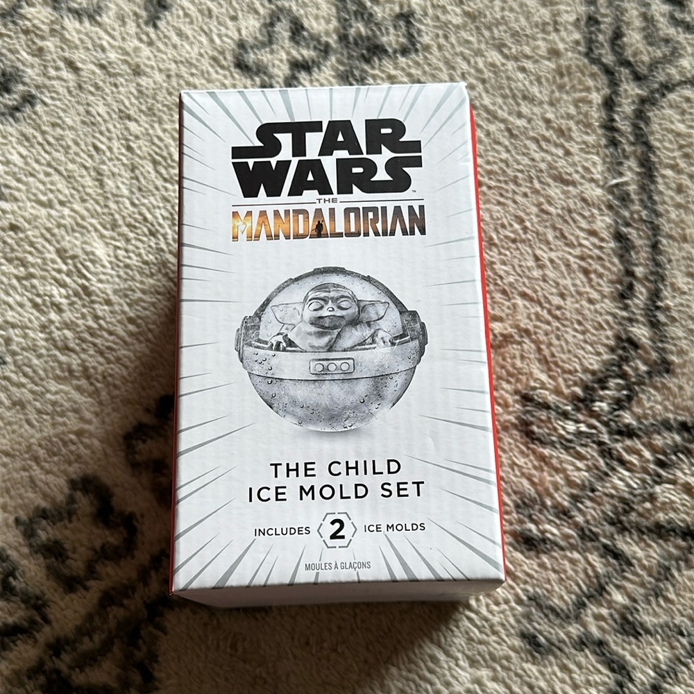 Williams Sonoma Star Wars The Mandalorian Ice Mold Set